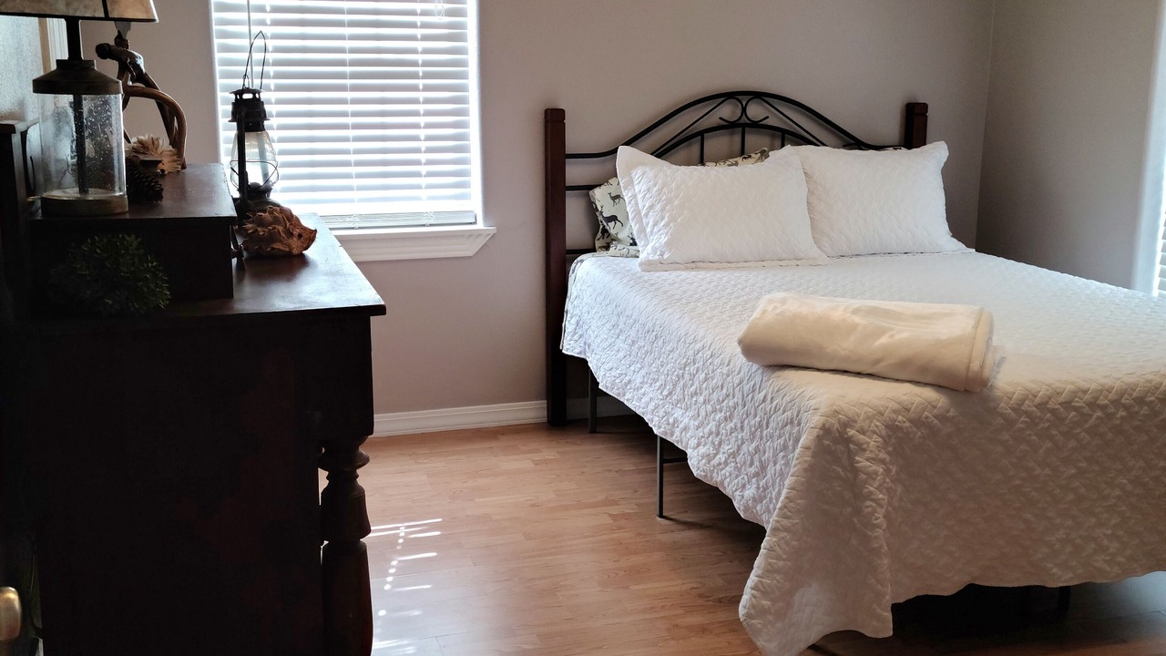 Photo of Bedroom in Pomona