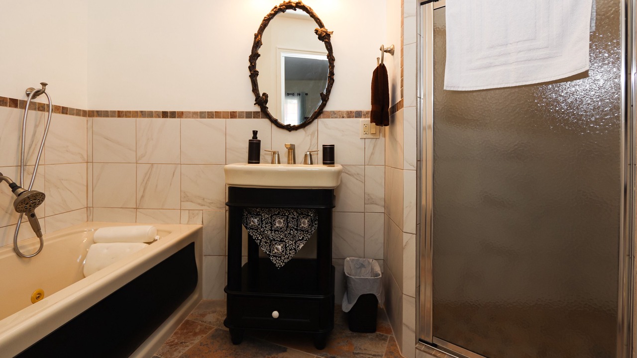 Photo of Bathroom in Ste Genevieve