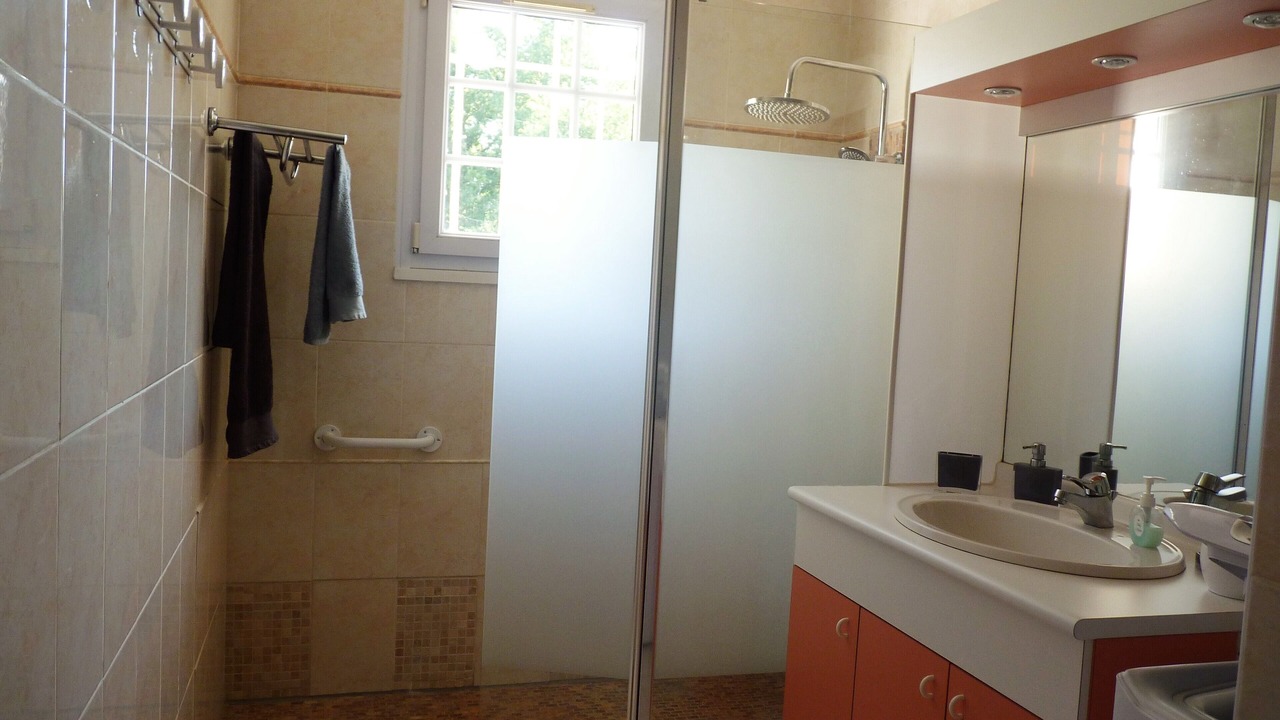 Photo of Bathroom in Saint-Julien-des-Landes