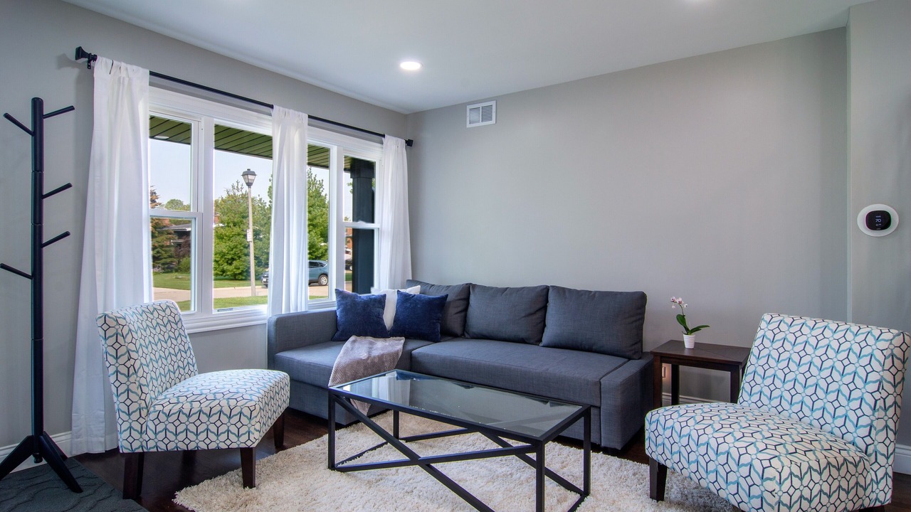 Photo of Livingroom in Elmhurst