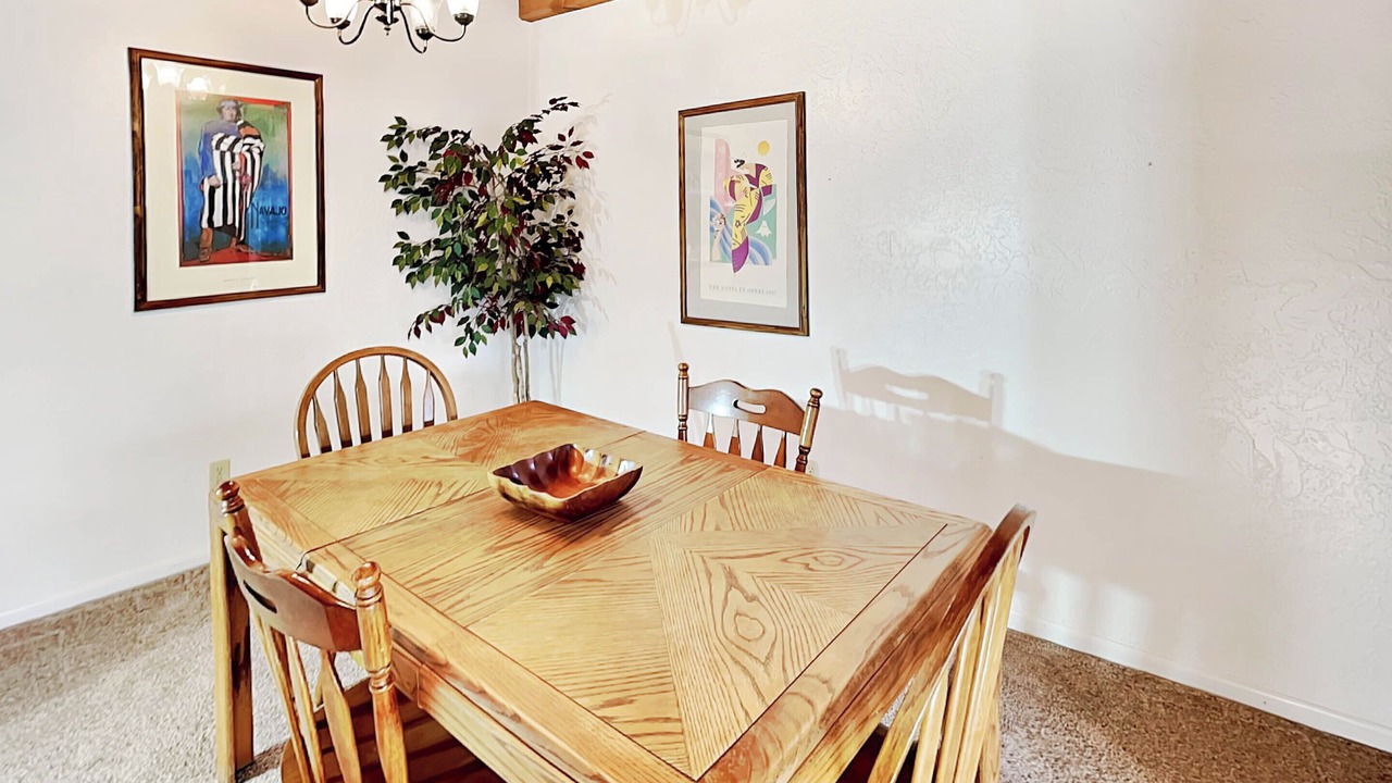 Photo of Livingroom in Northeast Santa Fe