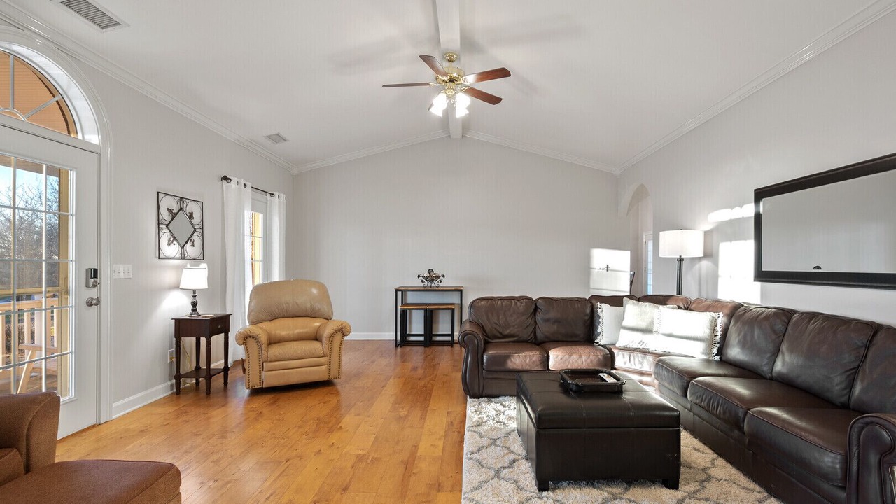 Photo of Livingroom in Mount Juliet