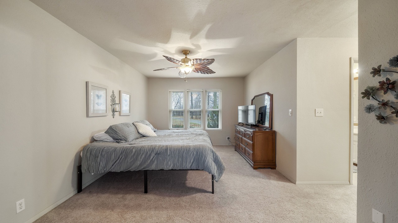 Photo of Bedroom in Pryor