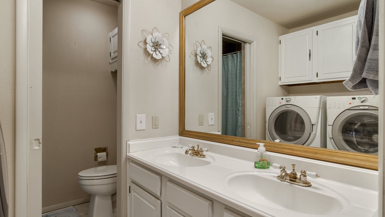 Photo of Bathroom in Pryor