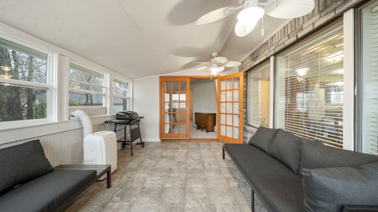Photo of Livingroom in Pryor