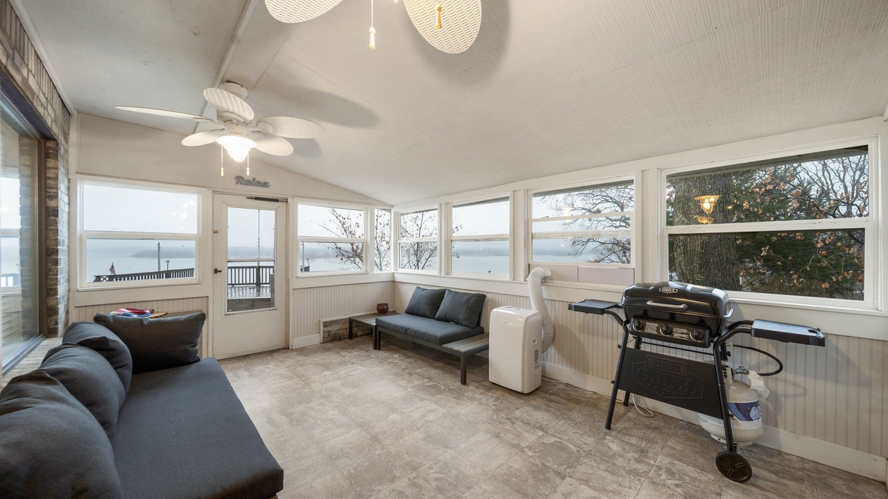 Photo of Livingroom in Pryor