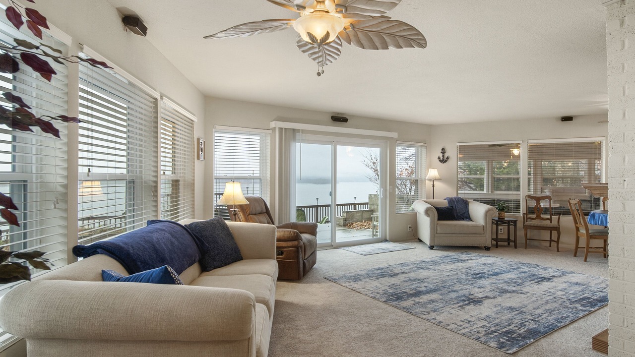 Photo of Livingroom in Pryor