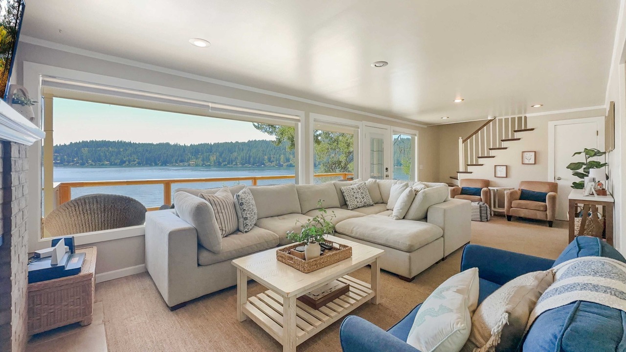 Photo of Livingroom in Hayden