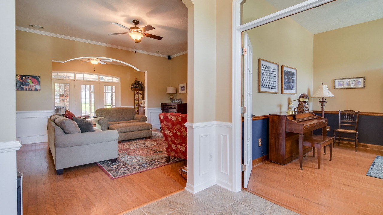 Photo of Livingroom in Evans