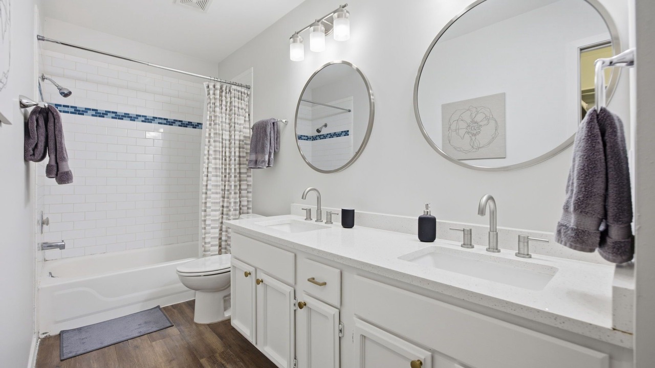 Photo of Bathroom in Hunter's Chase