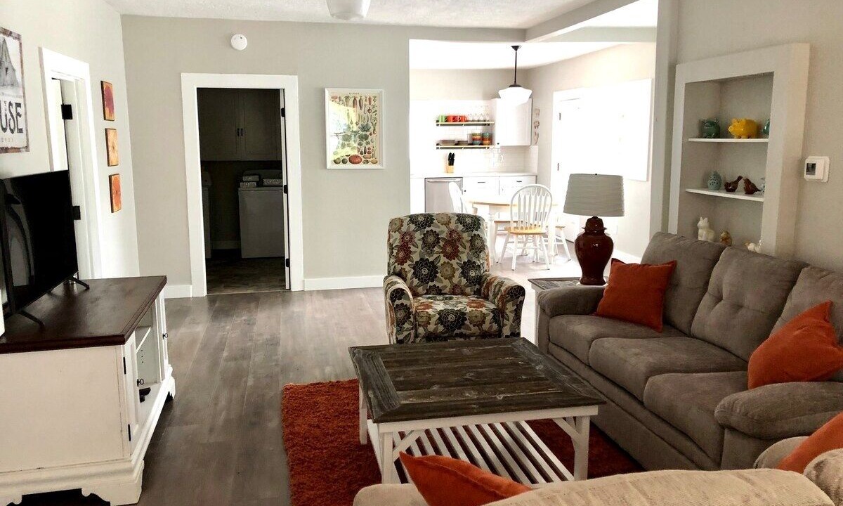 Photo of Livingroom in McMinnville
