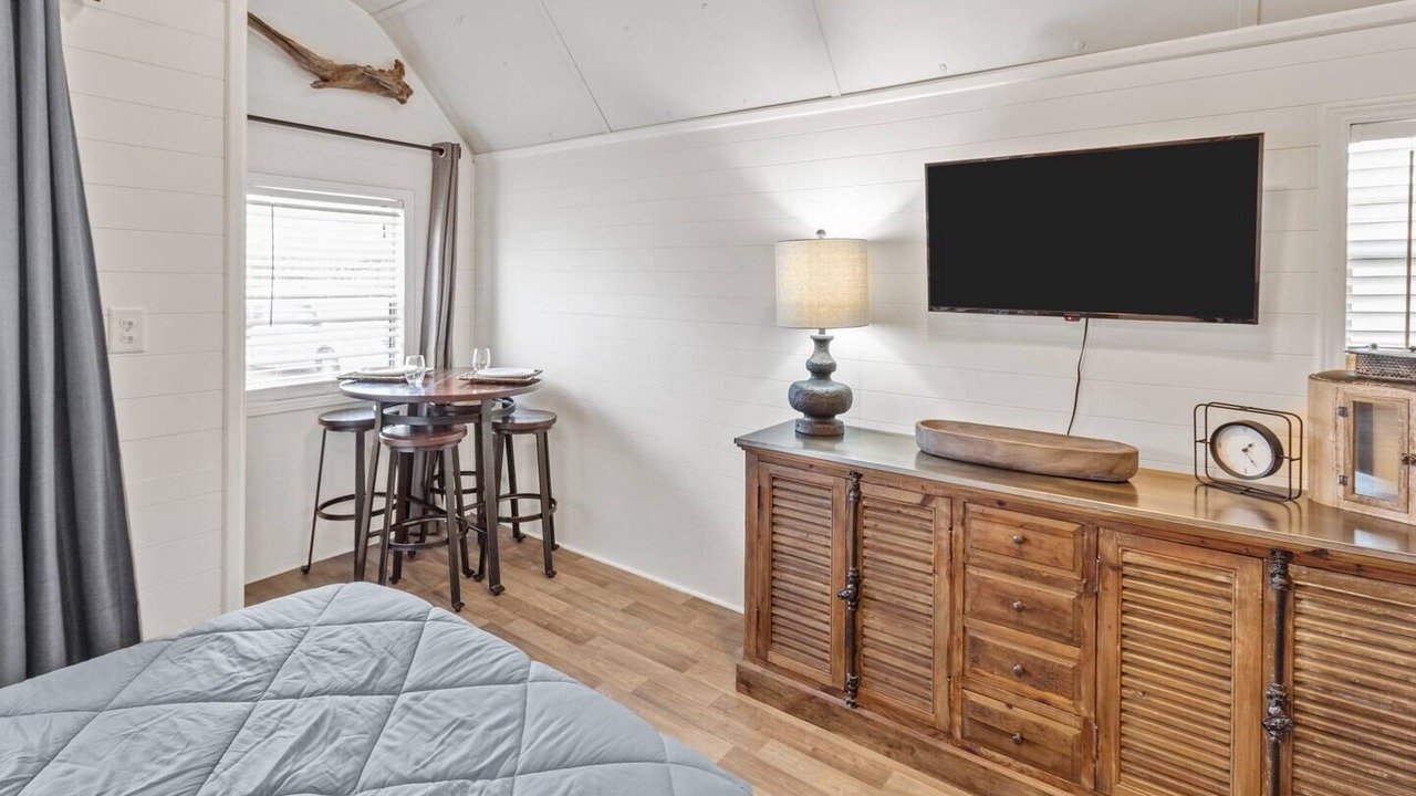 Photo of Bedroom in Oil City