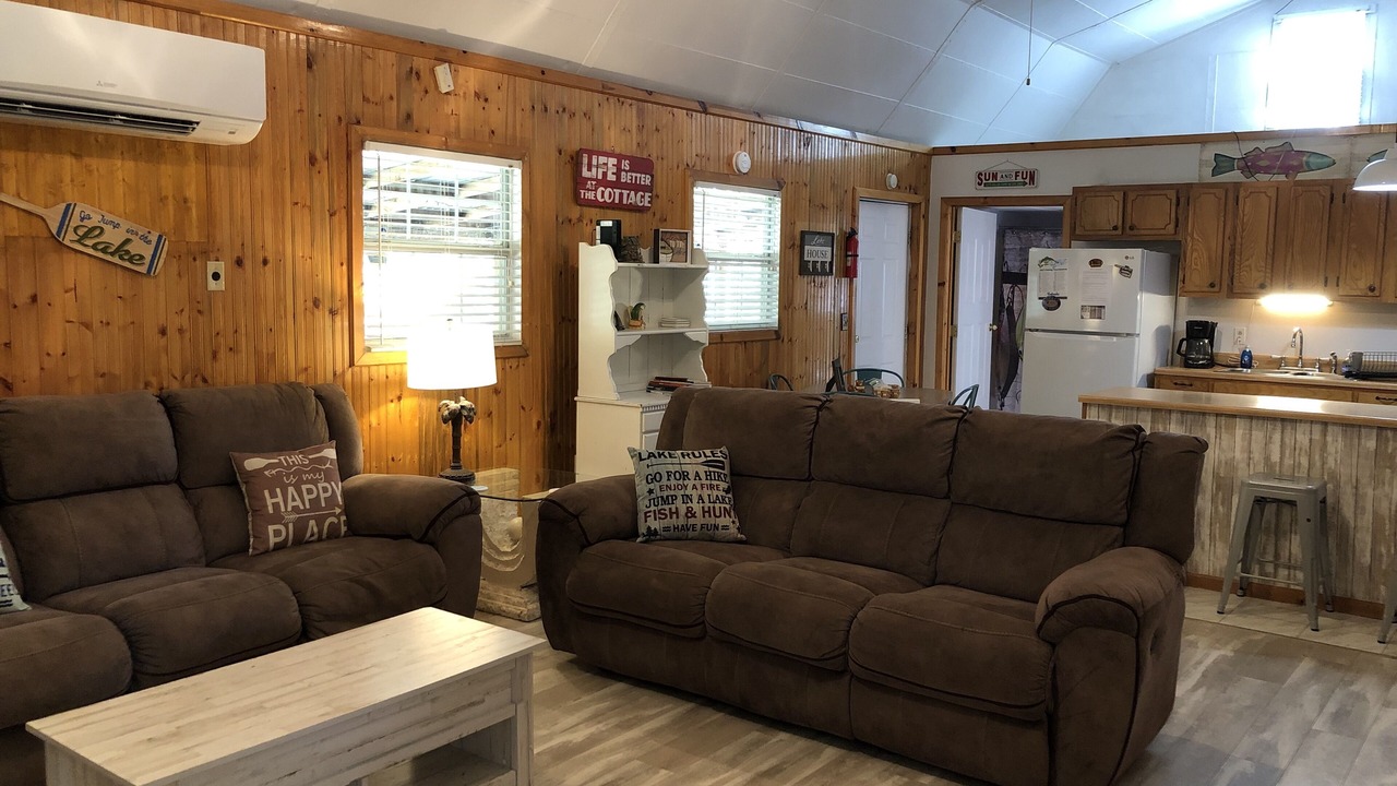 Photo of Livingroom in Canadian