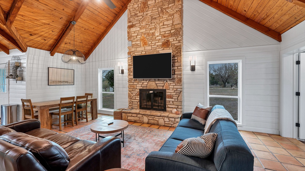 Photo of Livingroom in Johnson City