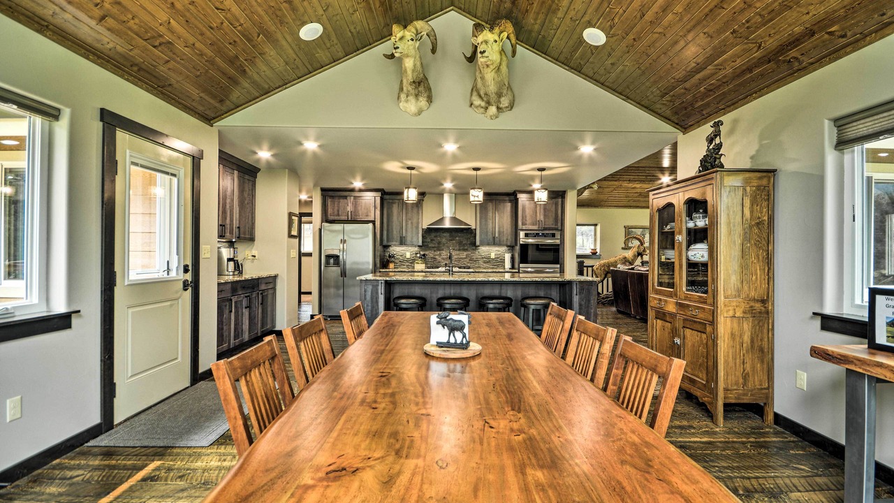 Photo of Livingroom in McLeod