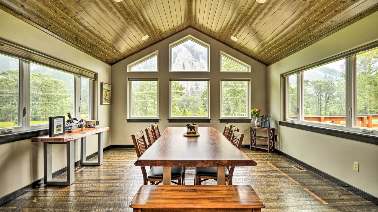 Photo of Livingroom in McLeod