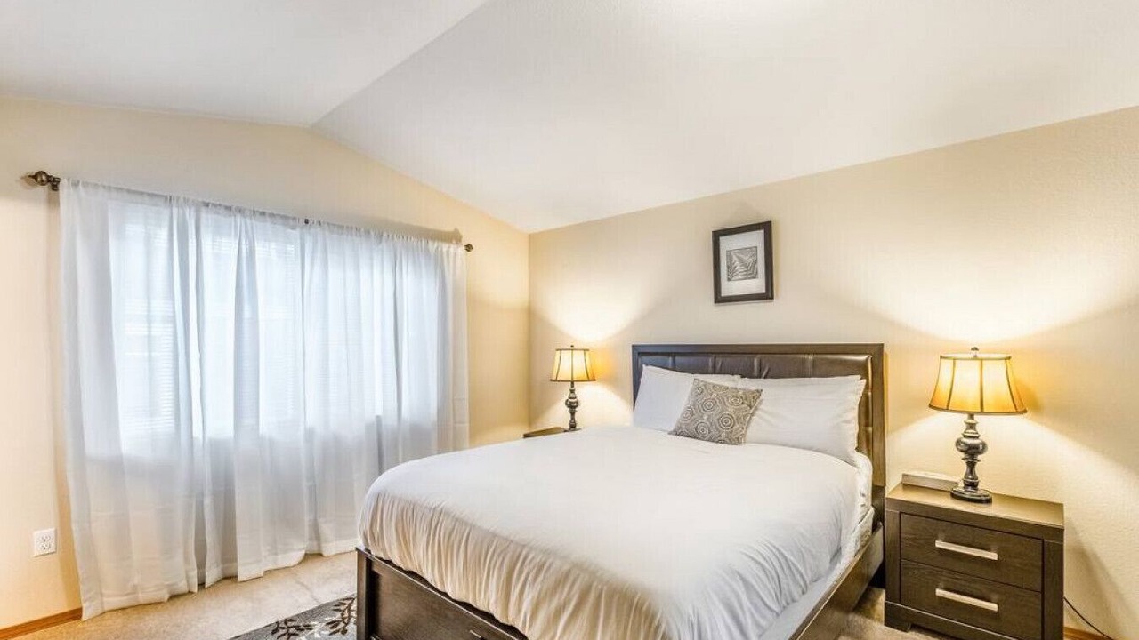 Photo of Bedroom in Holly