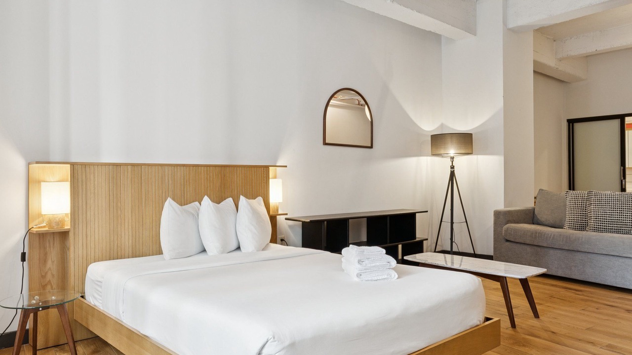 Photo of Bedroom in Financial District