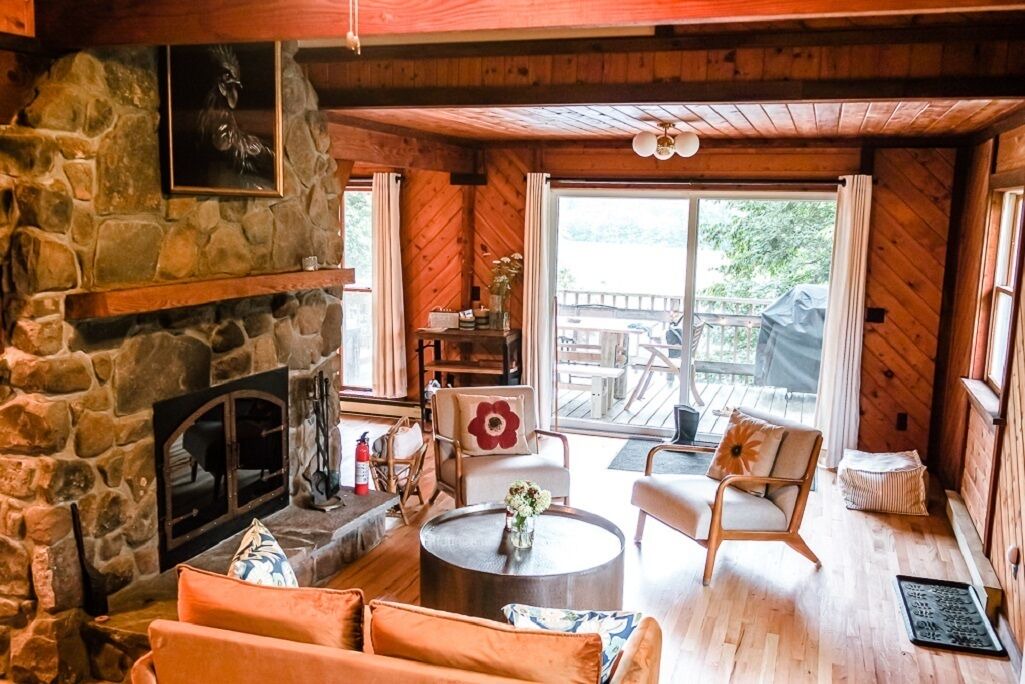 Photo of Livingroom in Town of Delaware
