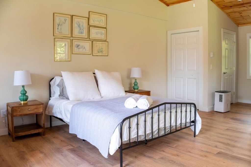 Photo of Bedroom in Town of Delaware