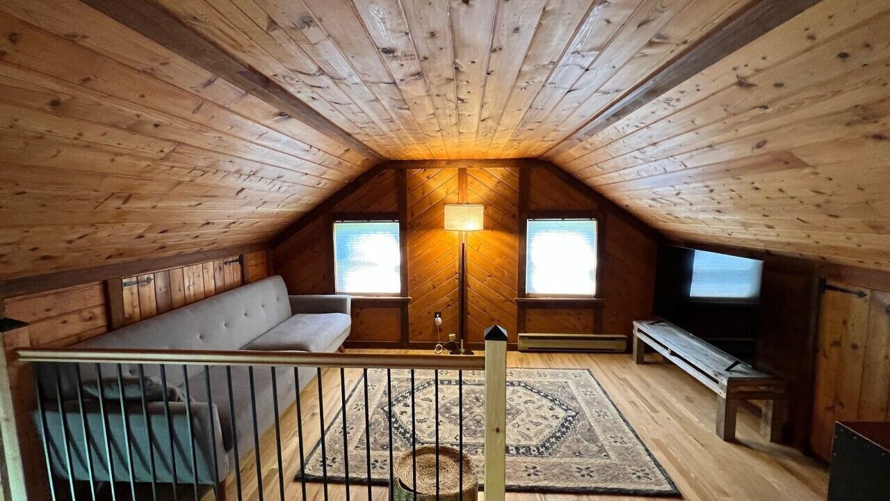Photo of Livingroom in Town of Delaware