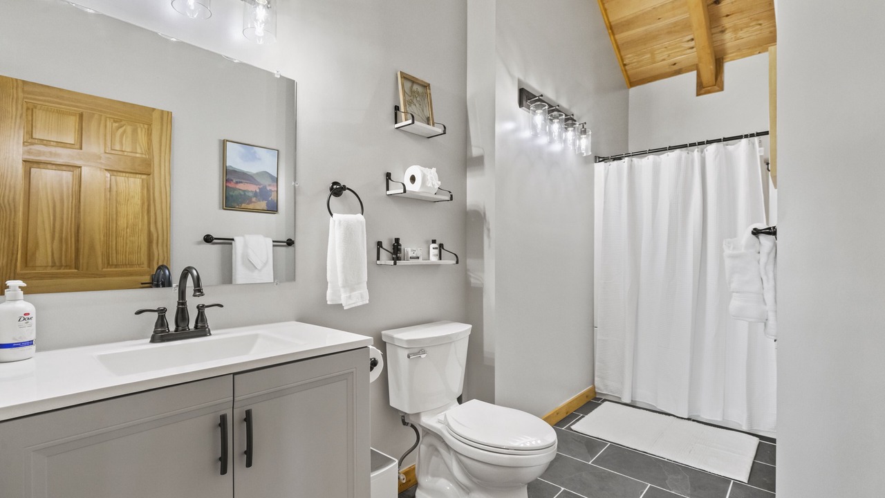 Photo of Bathroom in Bluemont