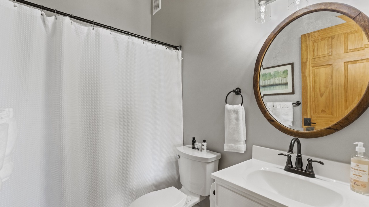 Photo of Bathroom in Bluemont