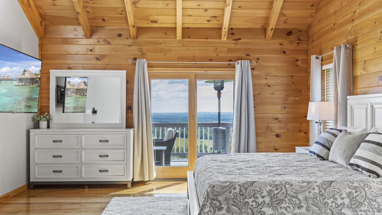 Photo of Bedroom in Bluemont