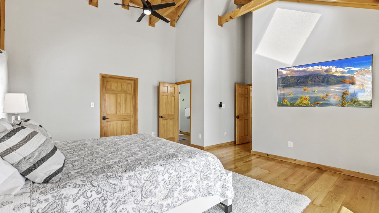 Photo of Bedroom in Bluemont