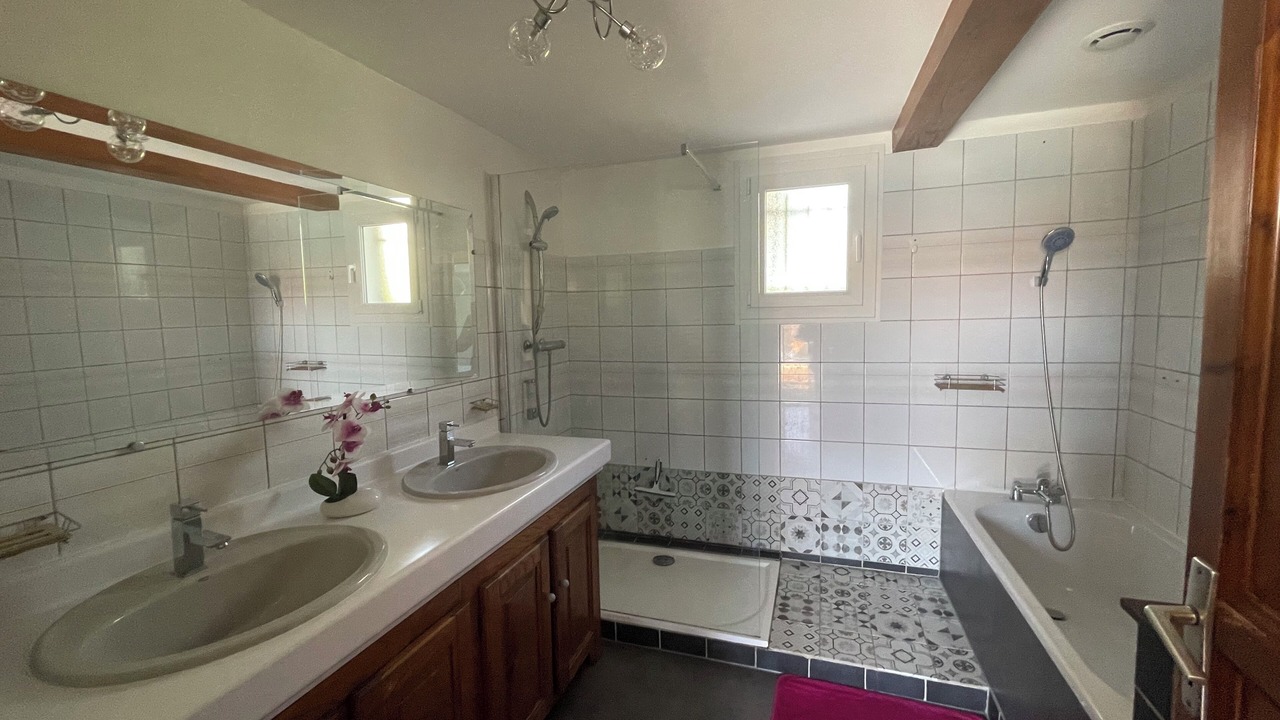 Photo of Bathroom in Mercurol