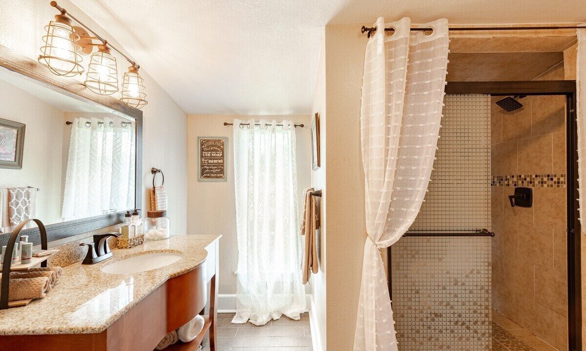 Photo of Bathroom in Waxahachie