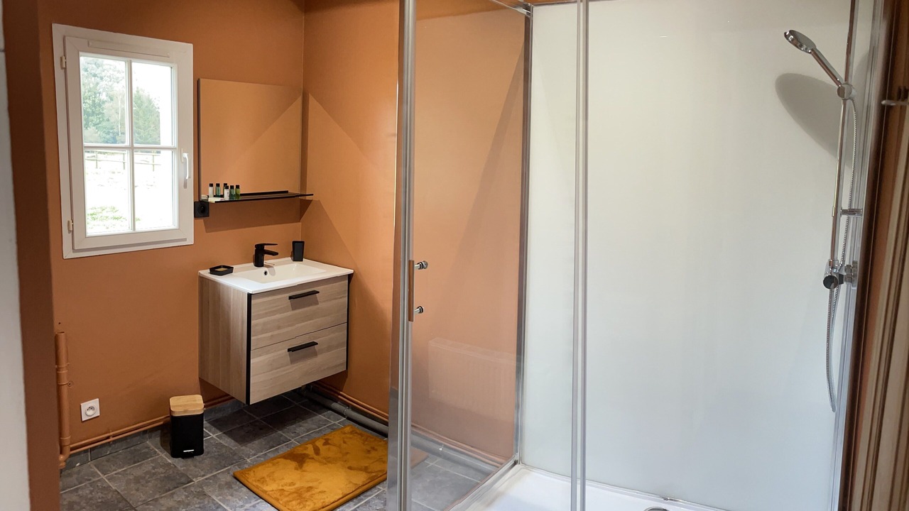 Photo of Bathroom in Carly
