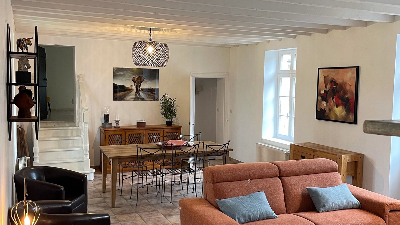 Photo of Livingroom in Carly