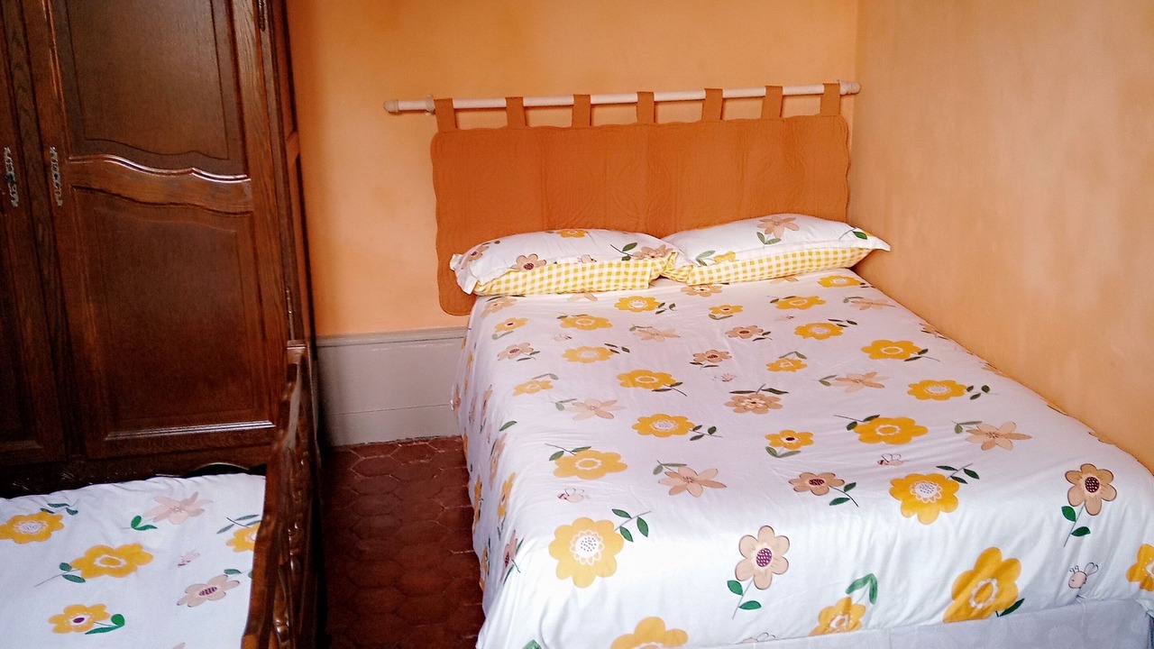 Photo of Bedroom in Arnay-le-Duc