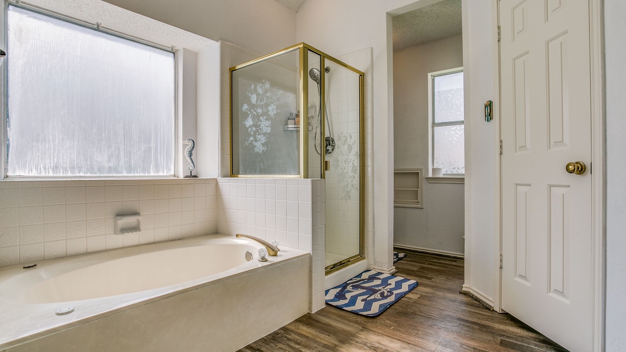 Photo of Bathroom in Allen