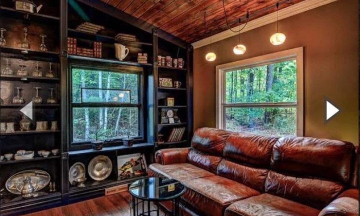 Photo of Livingroom in Eagle River
