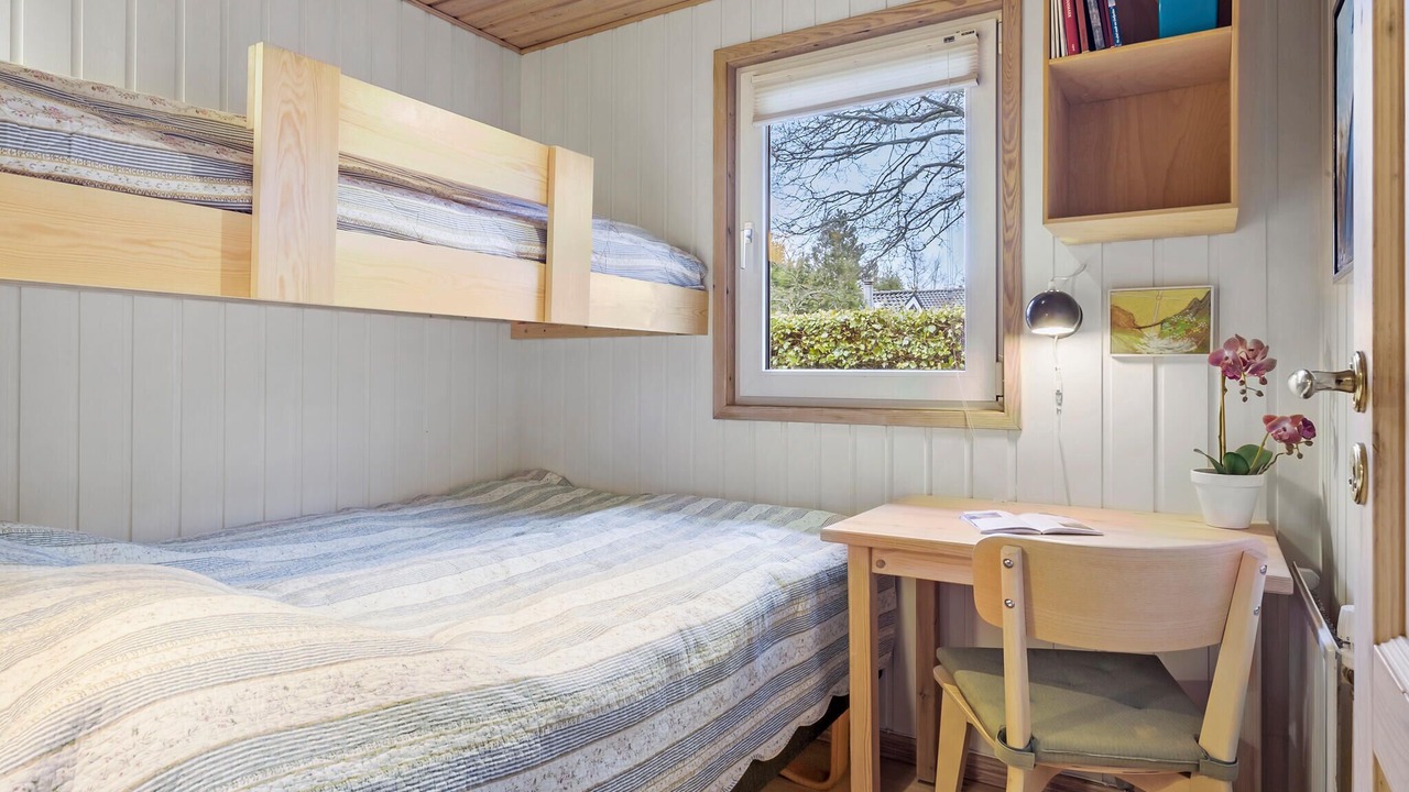 Photo of Others in Hou