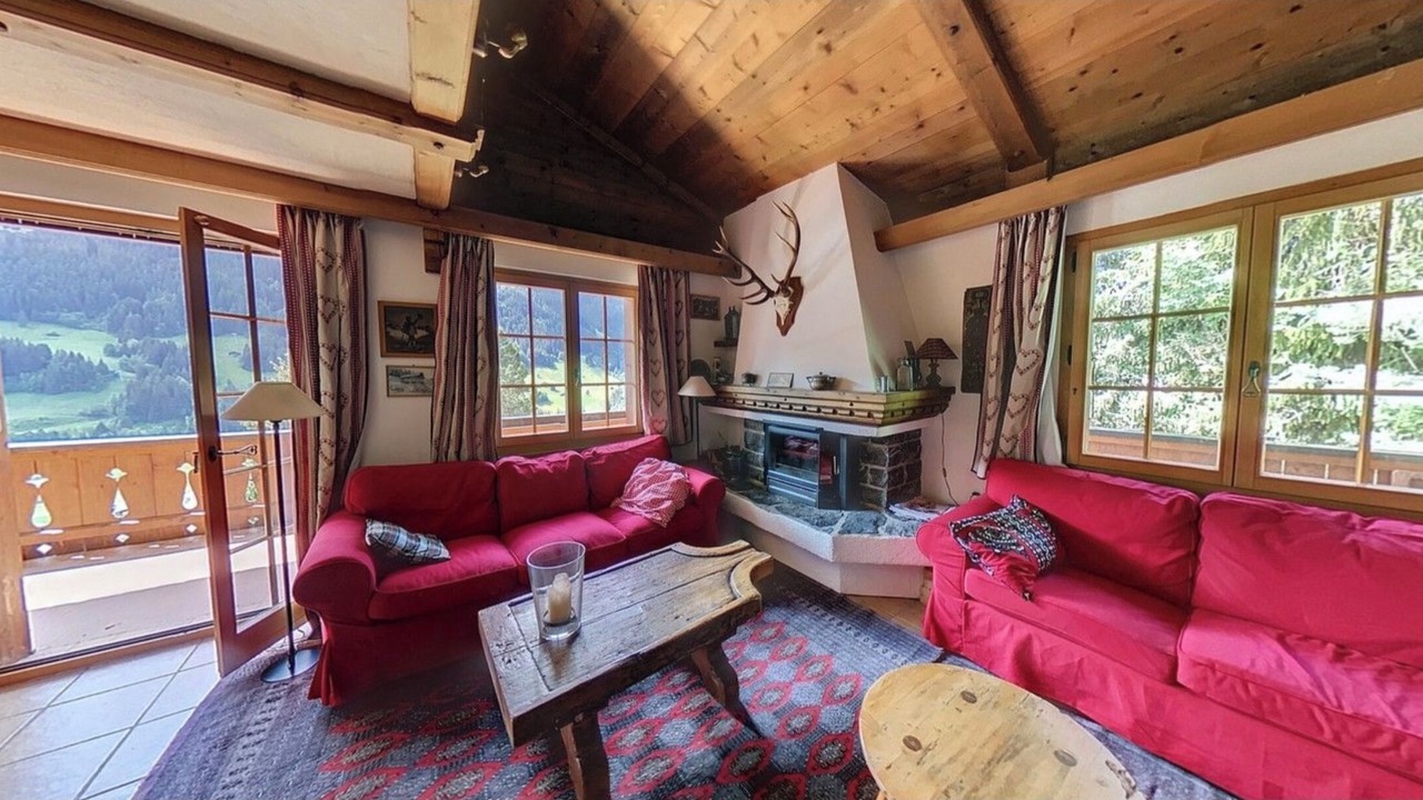 Photo of Livingroom in Rougemont