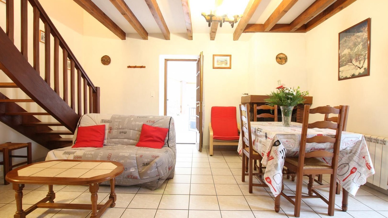 Photo of Others in Escot