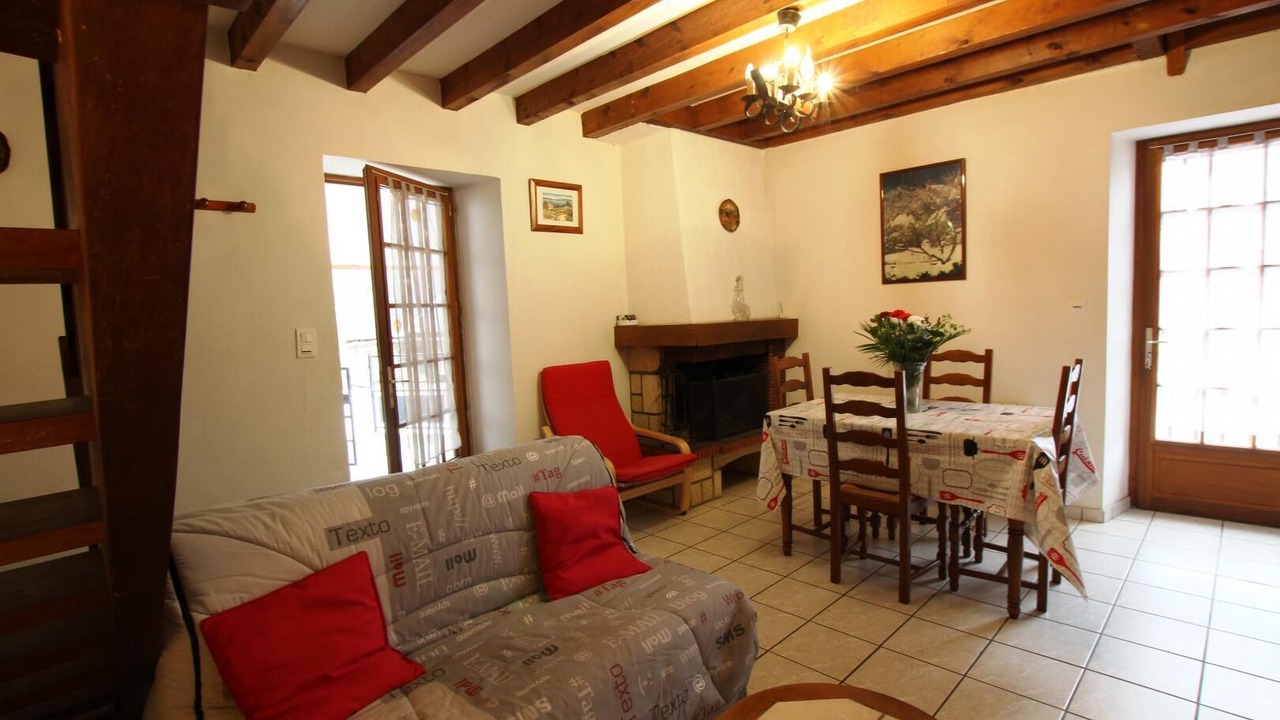 Photo of Livingroom in Escot