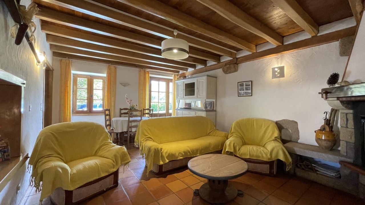 Photo of Livingroom in Sare