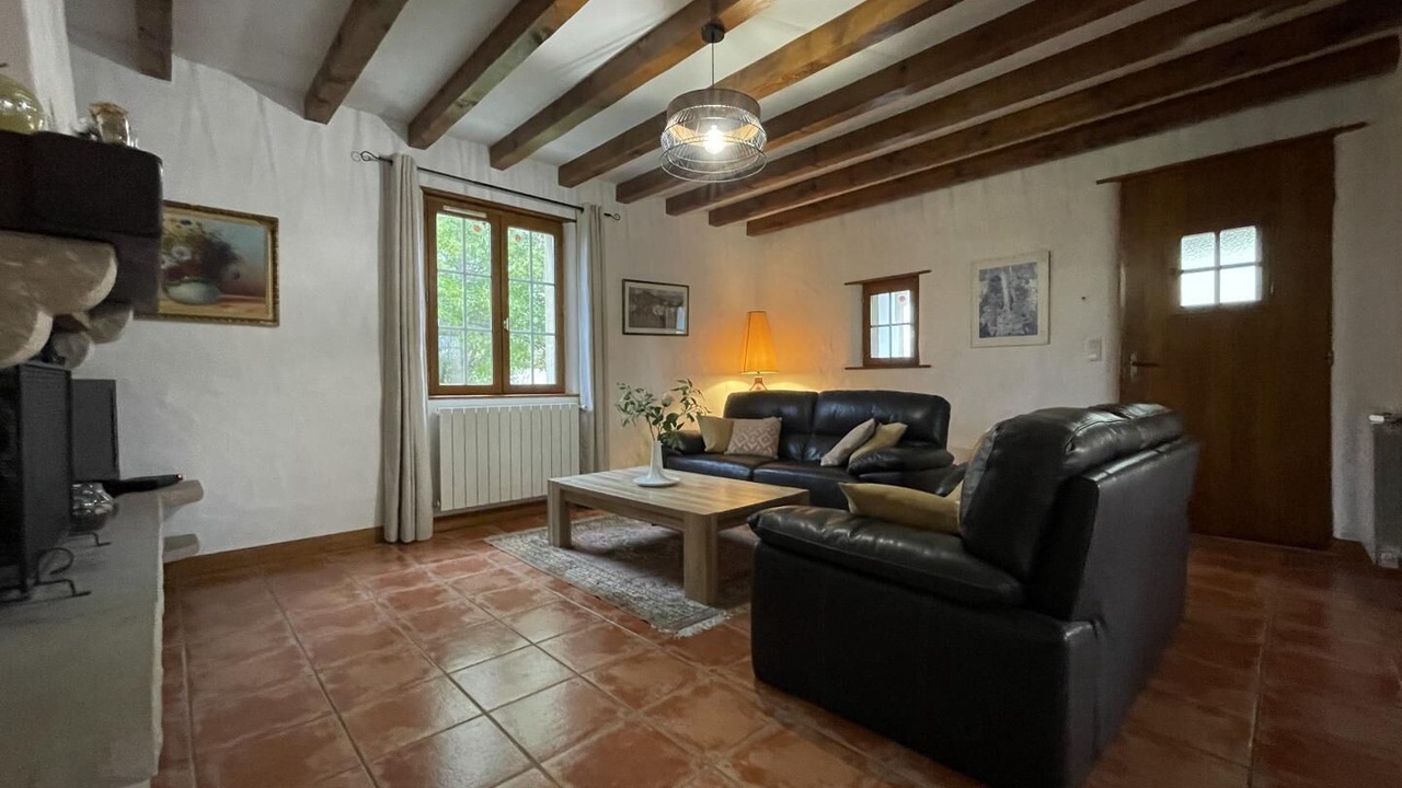 Photo of Livingroom in Sare