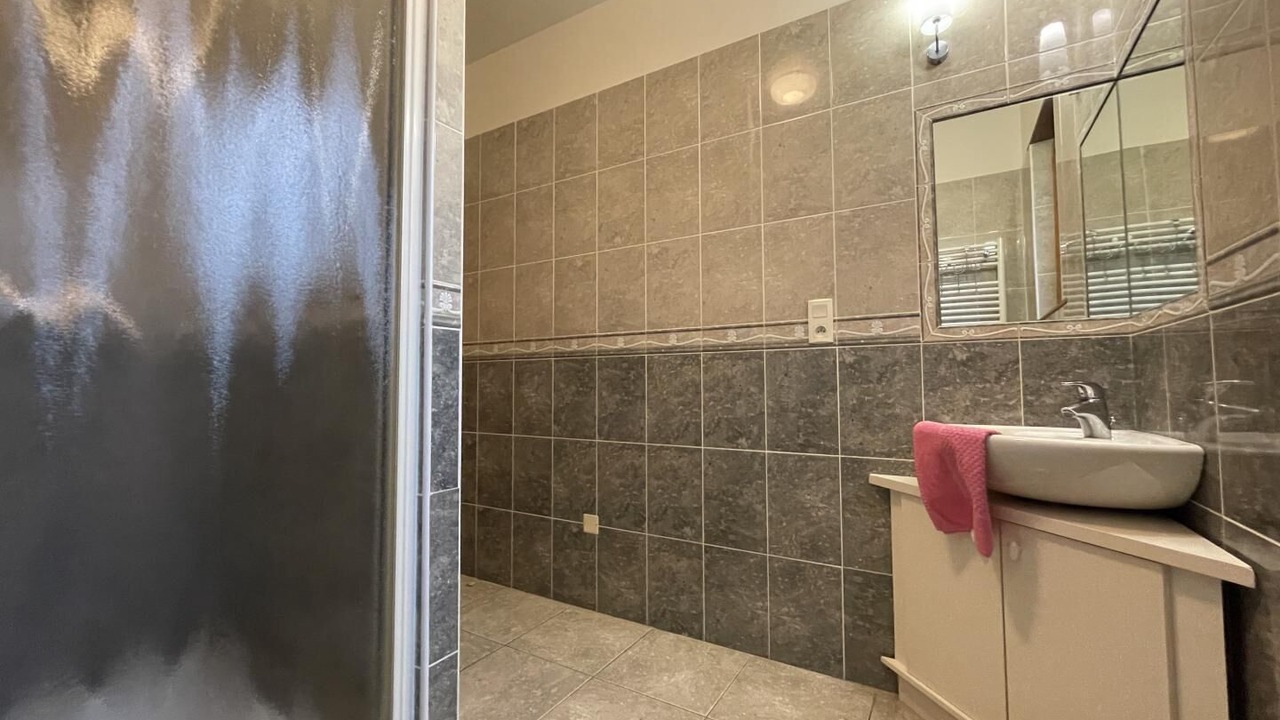 Photo of Bathroom in Sare