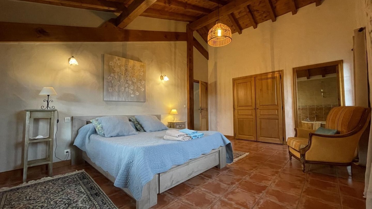 Photo of Bedroom in Sare