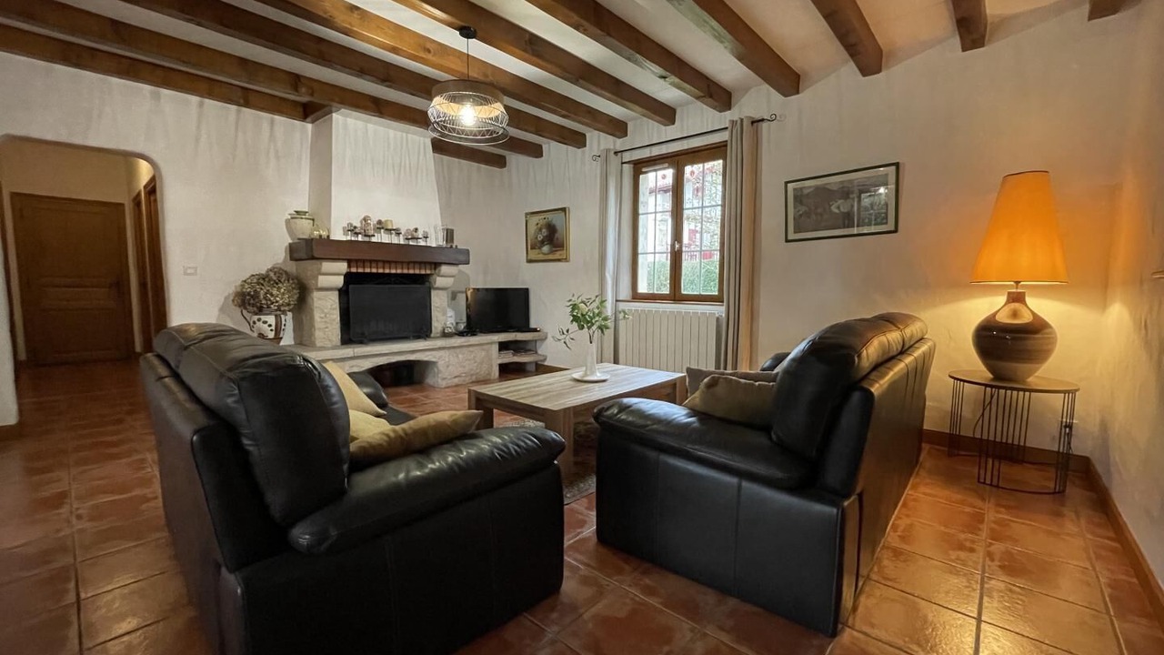 Photo of Livingroom in Sare