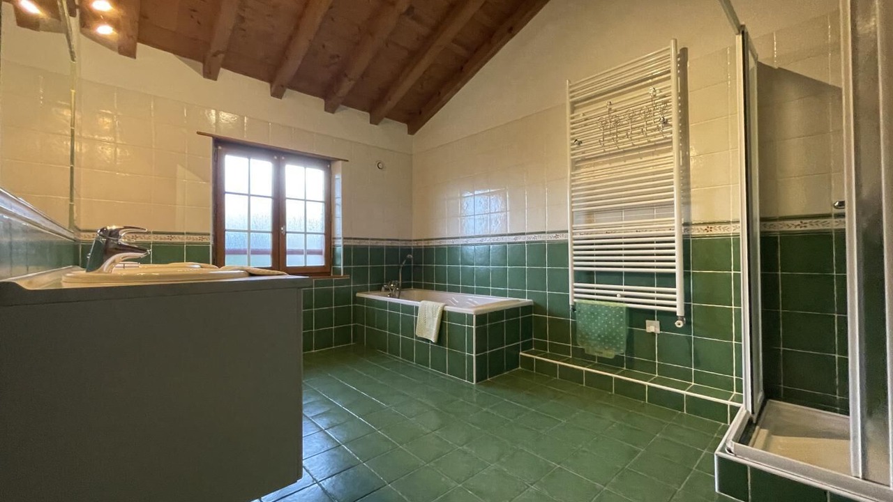 Photo of Bathroom in Sare