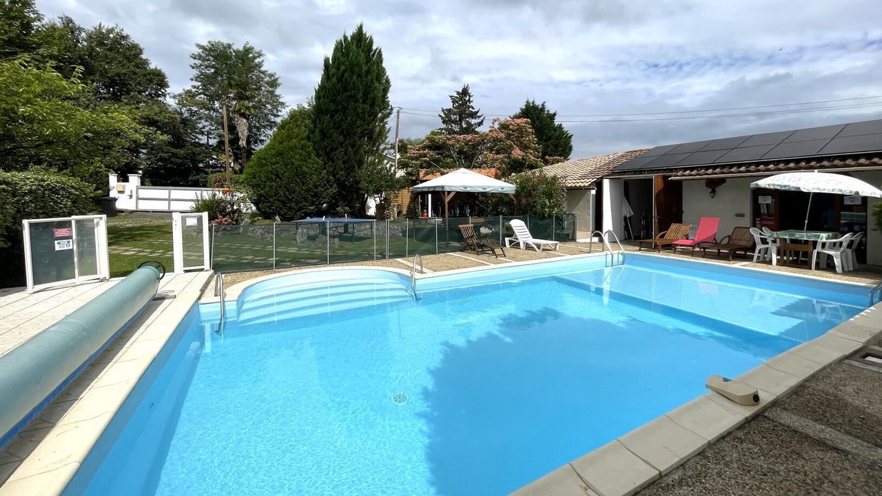 Photo of Outdoor in Saint-Pe-de-Leren