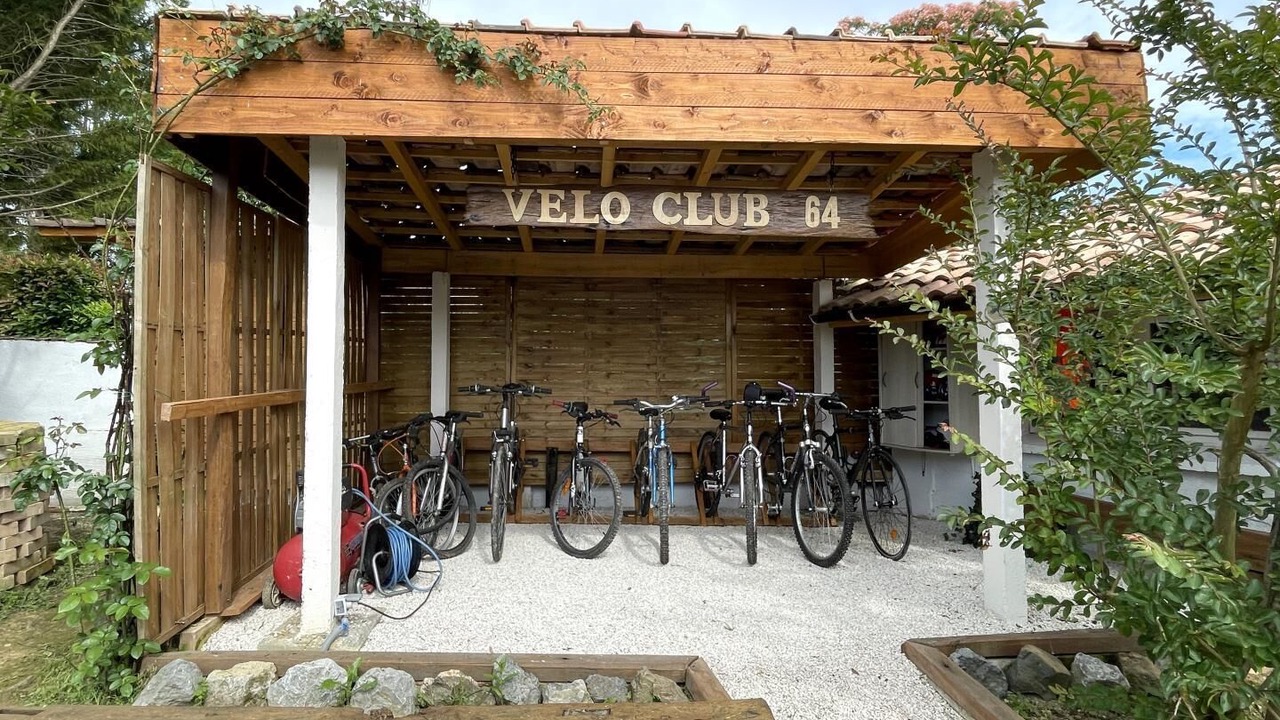 Photo of Outdoor in Saint-Pe-de-Leren