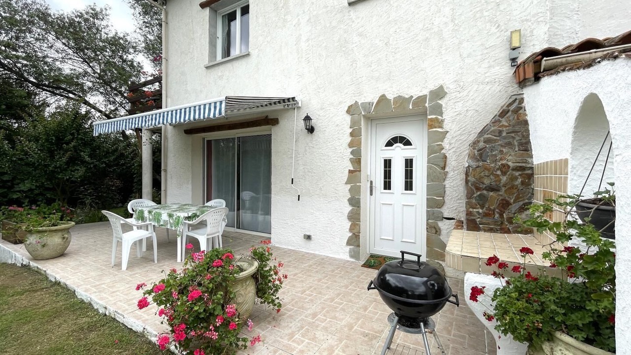 Photo of Outdoor in Saint-Pe-de-Leren