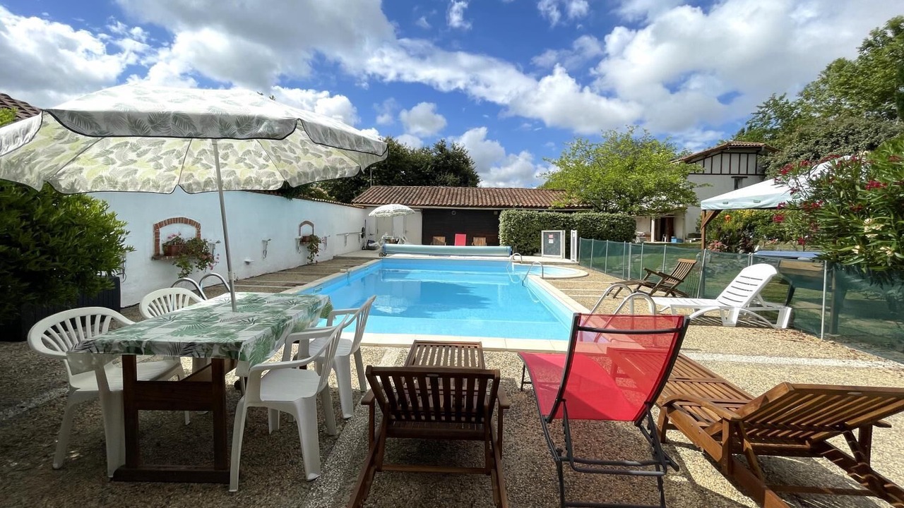 Photo of Outdoor in Saint-Pe-de-Leren